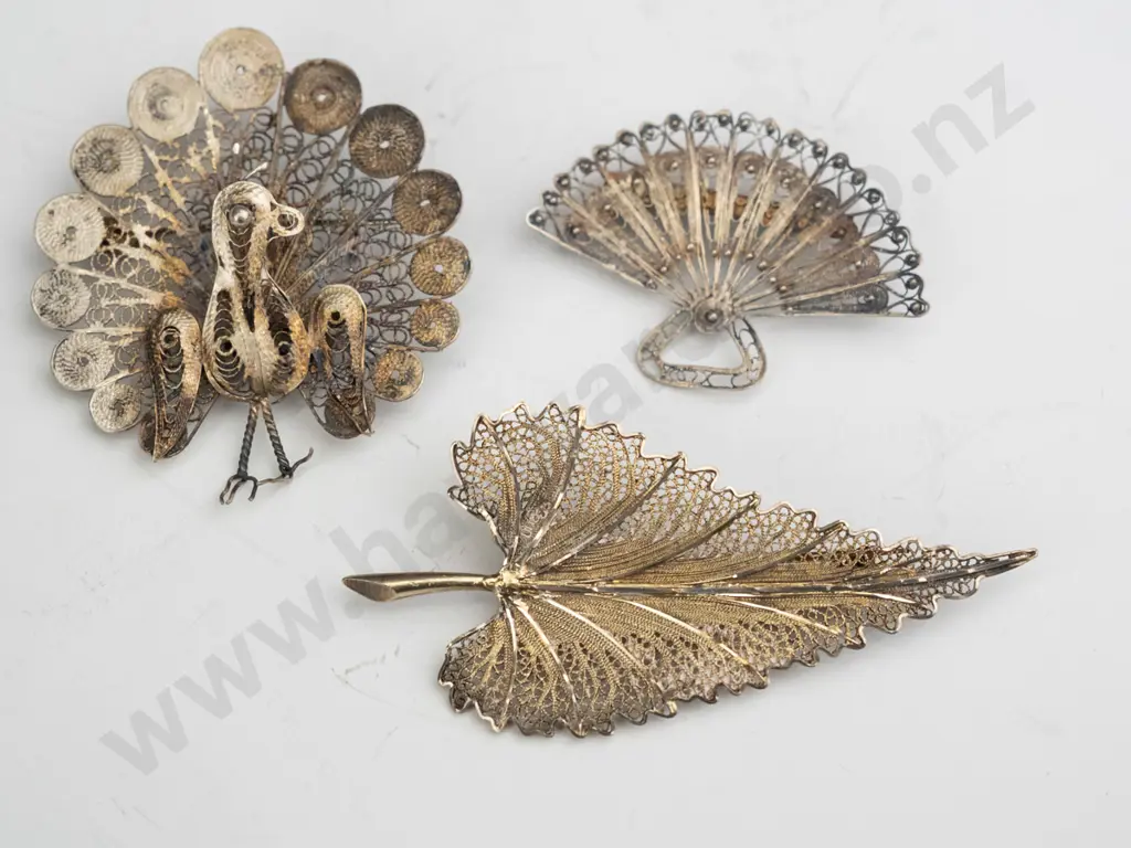 4 filagree brooches Image 1++