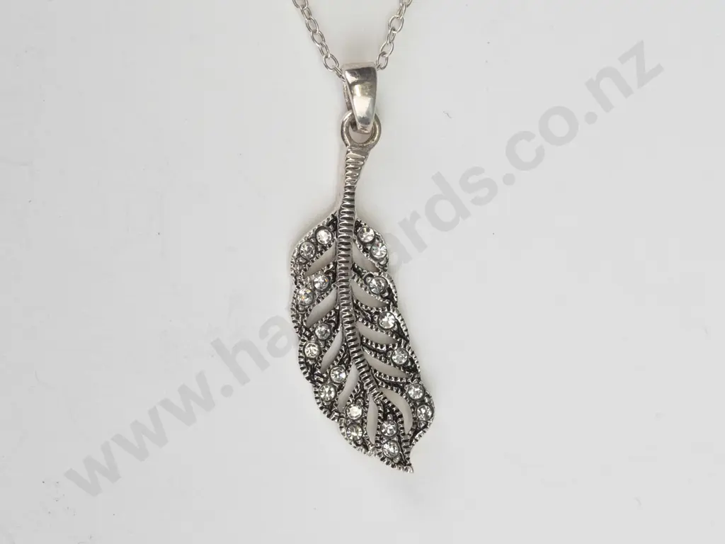 silver leaf necklace  with czs stamped 925 Image 1++