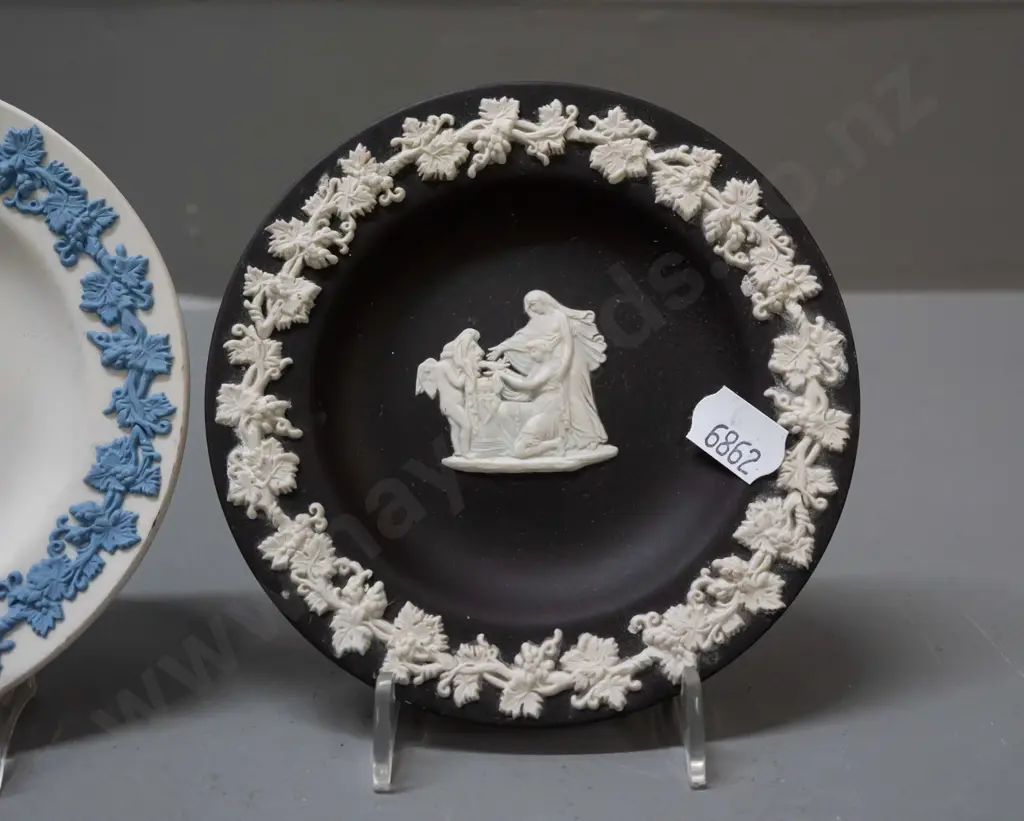 4 pieces of Wedgwood jasperware - 3 are blue on white ground, one black & white. Jug is H-135 Image 1++