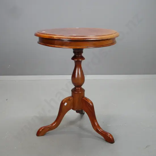 reproduction mahogany wine table on turned column base with 3 scrolling legs - some fading / scratching to top H-630
