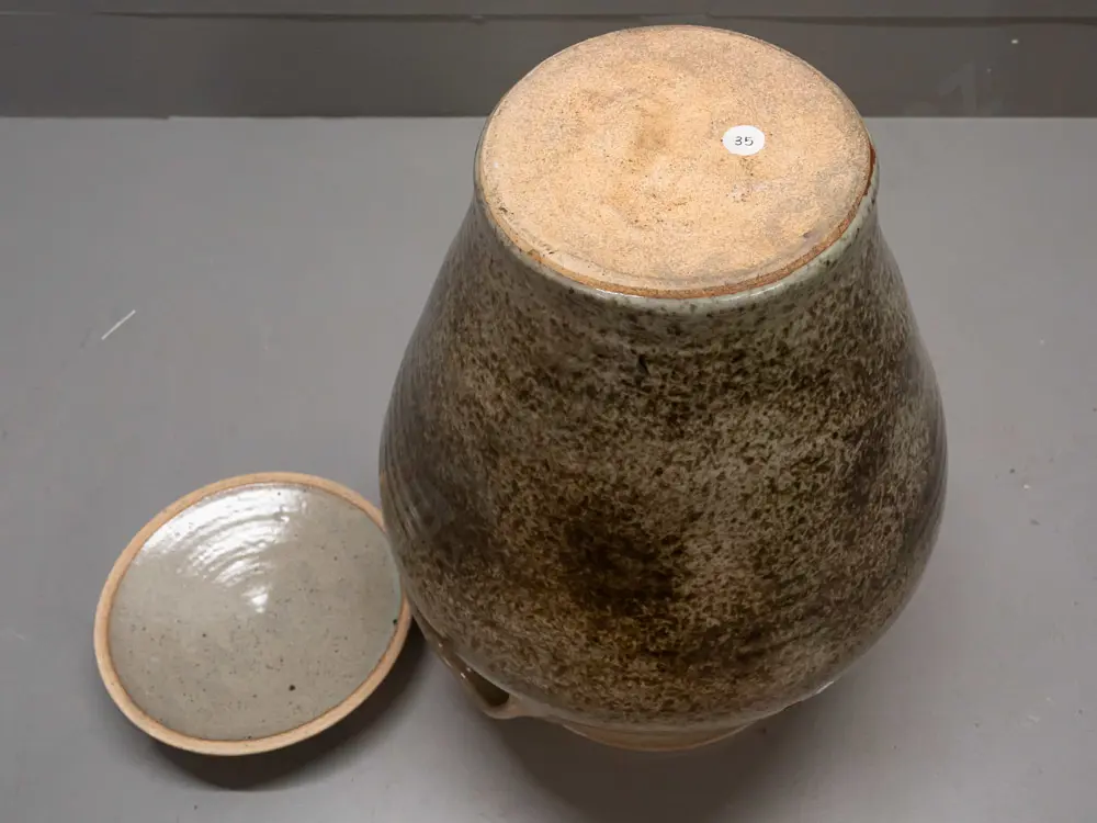 large New Zealand studio pottery lidded vessel with applied lug handles and band of fluted decoration - no maker's mark Image 1++