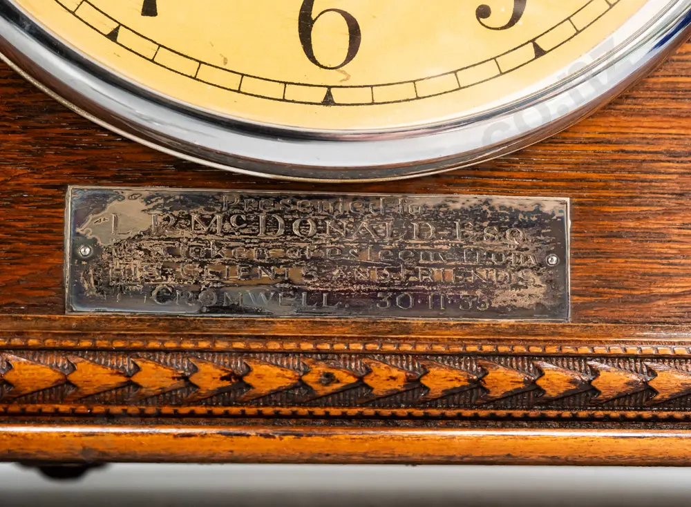 deco oak-cased chiming mantel clock with 1935 presentation plaque - on plated ball feet H-230 W-420 Image 1++