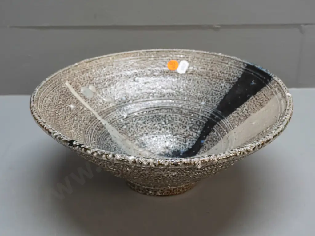NZ studio pottery salt-glazed conical-shape bowl on circular rimmed foot - unknown maker's mark to base H-100 D-280 Image 1++