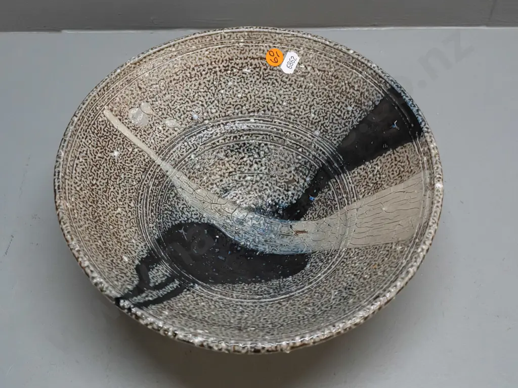 NZ studio pottery salt-glazed conical-shape bowl on circular rimmed foot - unknown maker's mark to base H-100 D-280 Image 1++