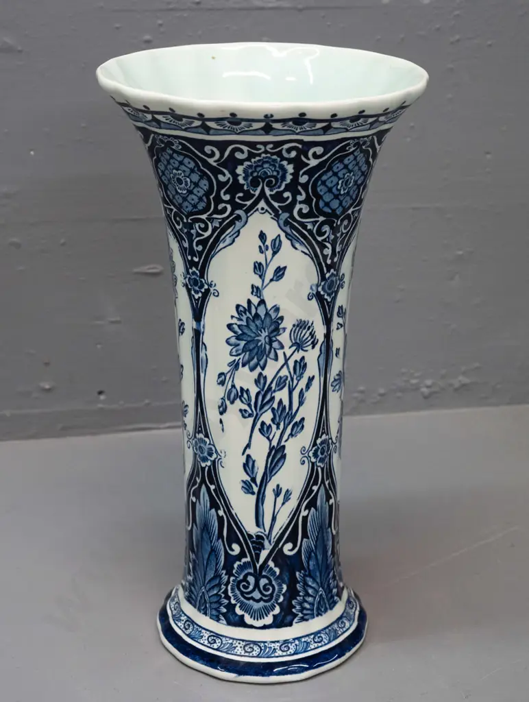 Boch Belgium Delft style trumpet shaped vase H-310 Image 1++