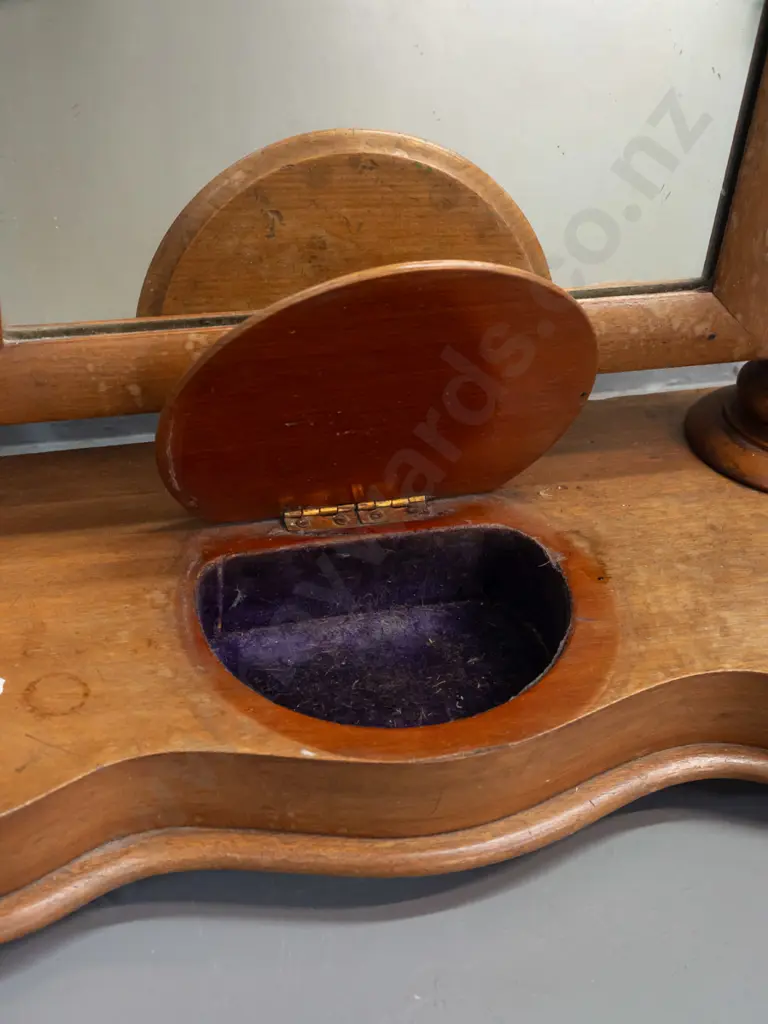 Victorian mahogany dressing table mirror with turned supports, arch top mirror, bun feet, lidded baize-lined jewellery Image 1++