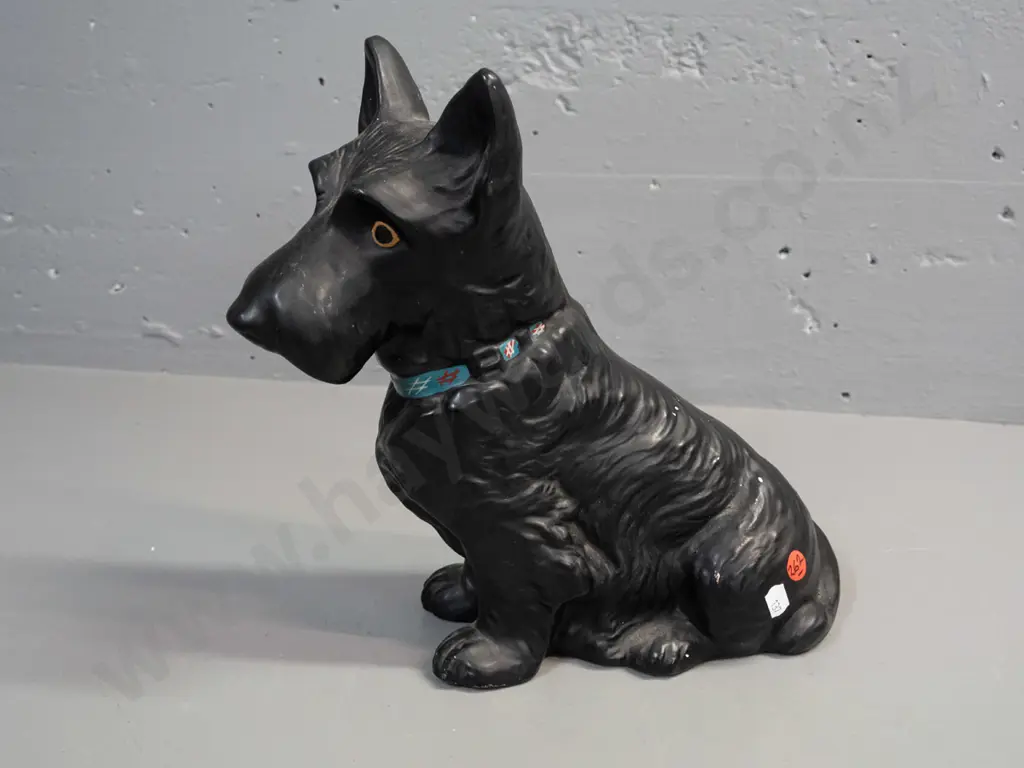 vintage (Sylvac?) pottery seated Scottie dog figure - has "Made in England" and reg no 778501 on base. Some chipping to Image 1++