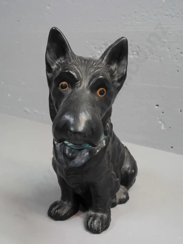 vintage (Sylvac?) pottery seated Scottie dog figure - has "Made in England" and reg no 778501 on base. Some chipping to Image 1++