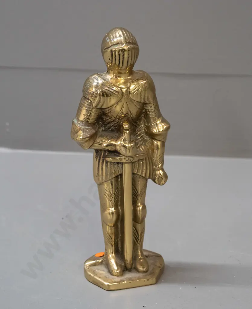 solid cast brass knight figure - some pitting around base H-210 Image 1++