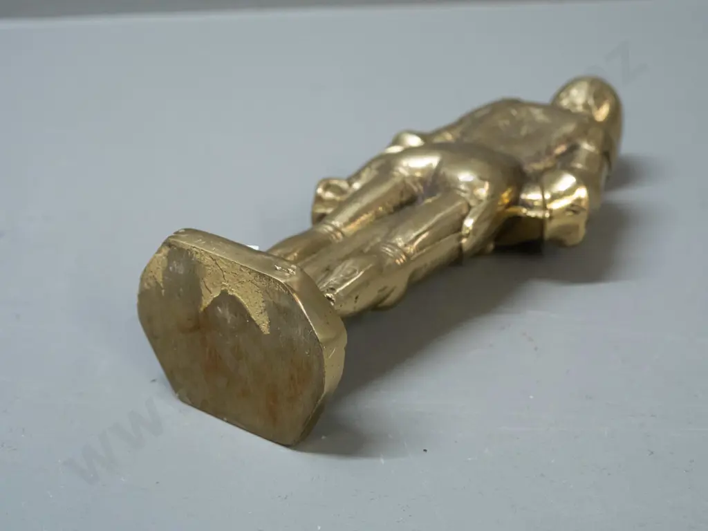 solid cast brass knight figure - some pitting around base H-210 Image 1++