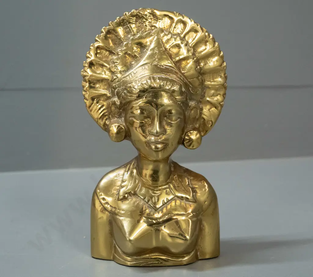 polished heavy solid cast brass Thai style bust of a woman - some pitting overall H-160 W-90 Image 1++