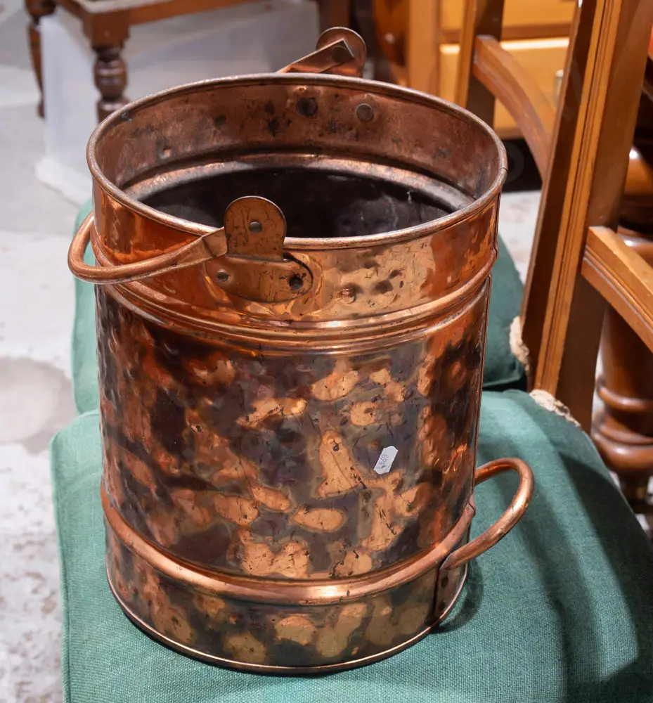 Copper hand-beaten double-handled coal bucket [scratches & dinting, corrosion to inside] H-320 D-240 Image 1++
