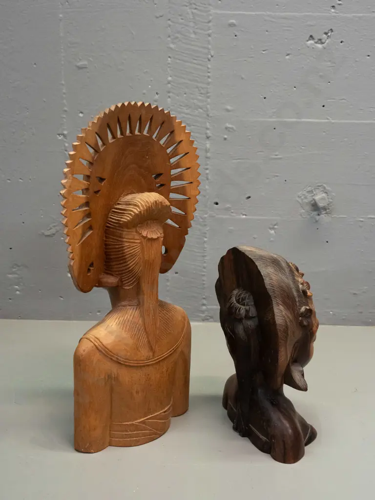 2 intricately carved hardwood bust figures, shorter one marked Sanur Bali, taller has tiny crack in headpiece H-340 Image 1++
