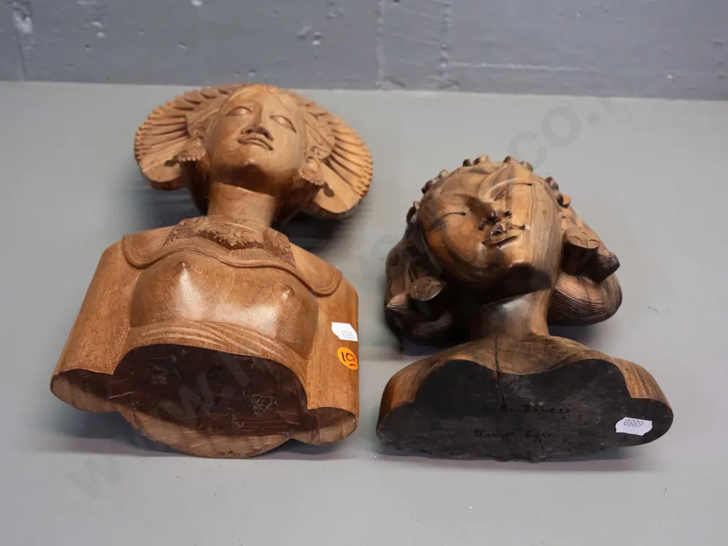 2 intricately carved hardwood bust figures, shorter one marked Sanur Bali, taller has tiny crack in headpiece H-340 Image 1++