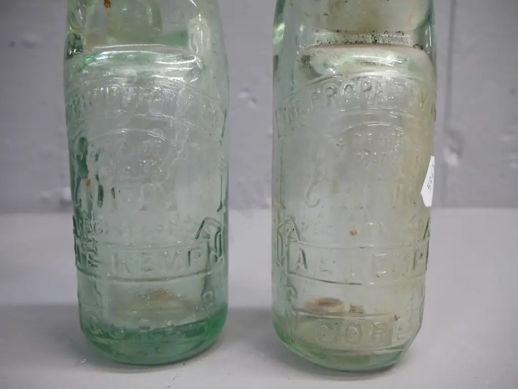 3x marble bottles: largest Lane & Co Dunedin; 2x smaller A.E. Kemp Gore. Lane H-240 [Lane discolouration inside, Kemp Image 1++