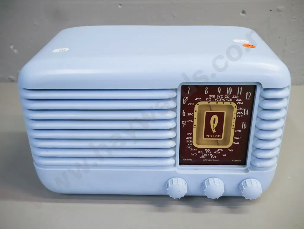 Philco mantle valve radio blue bakelite, powers up & receiving stations H-180 W-280 D-145 [some paint flecks] Image 1++
