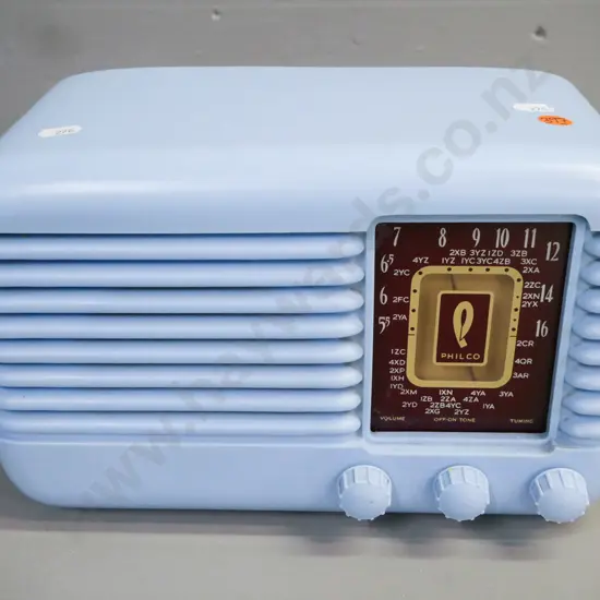 Philco mantle valve radio blue bakelite, powers up & receiving stations H-180 W-280 D-145 [some paint flecks]