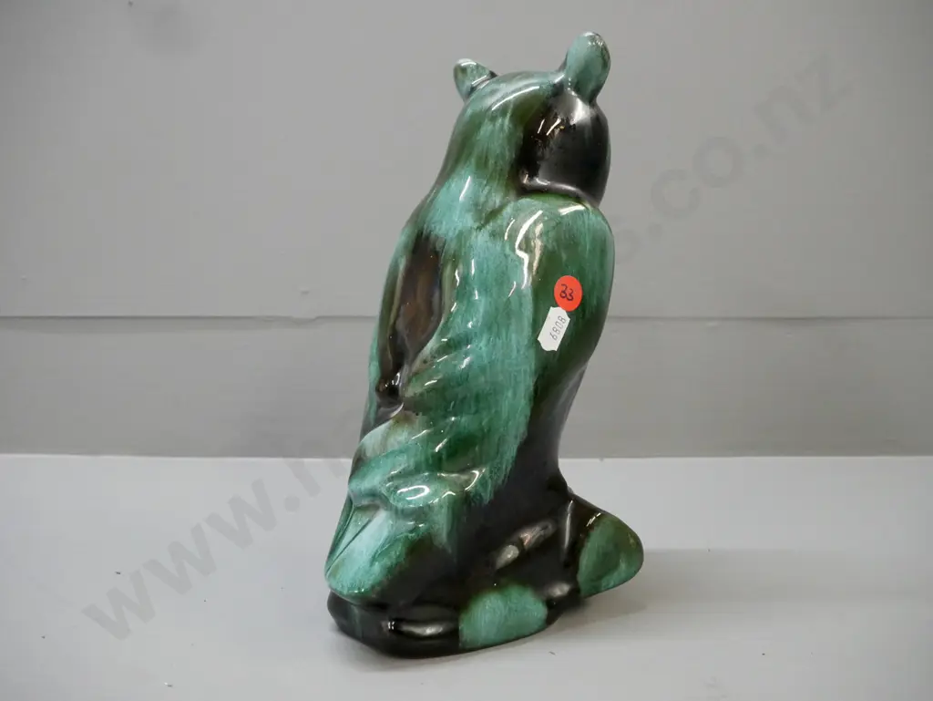 Blue Mountain pottery perched owl figurine H-245 Image 1++
