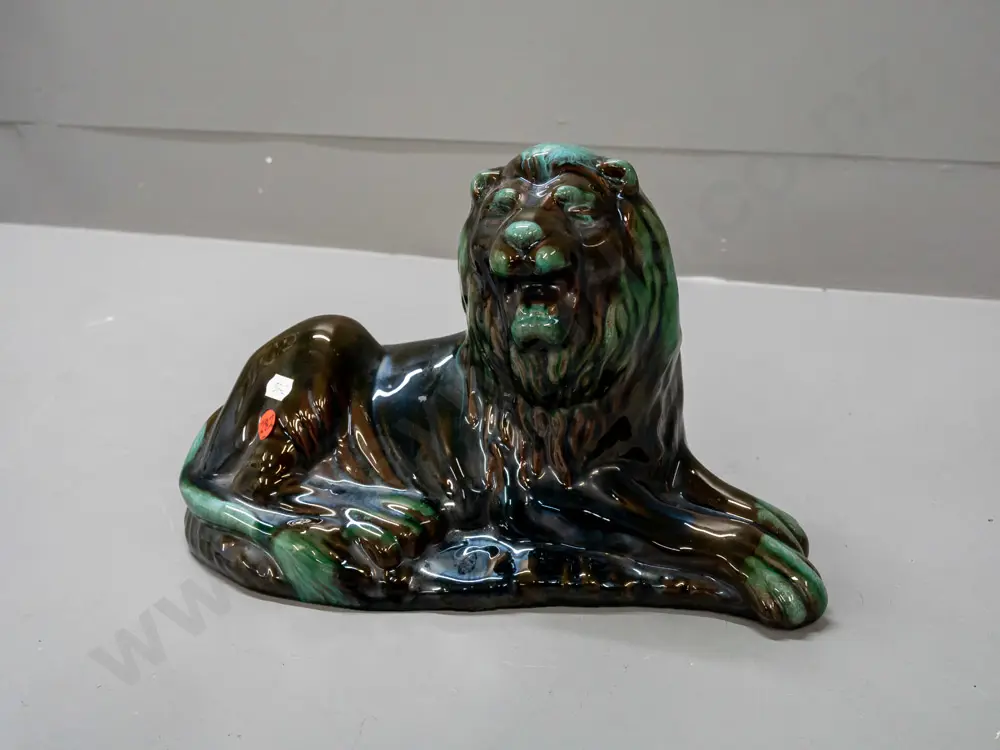 Blue Mountain pottery lion figure, no maker's marks H-190 L-300 Image 1++