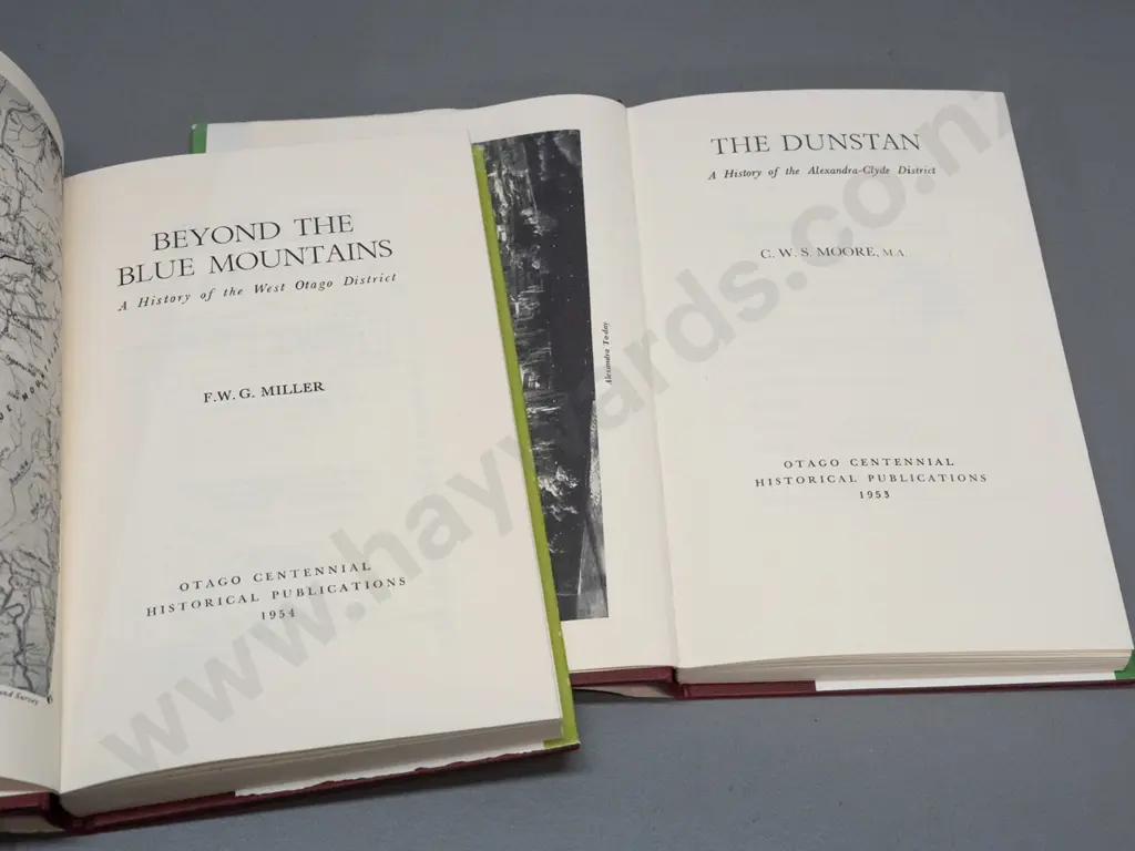 2 1978 Capper Press reprints from Otago Centennial series: Beyond the Blue Mountains and The Dunstan - wear to dust Image 1++
