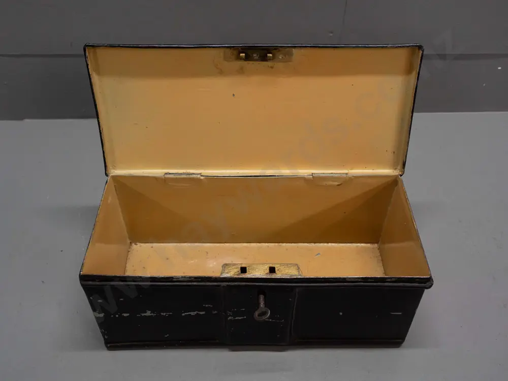 vintage metal deed box with lock and key - lock works but doesn't latch properly, top slightly bent H-125 W-320 D-140 Image 1++