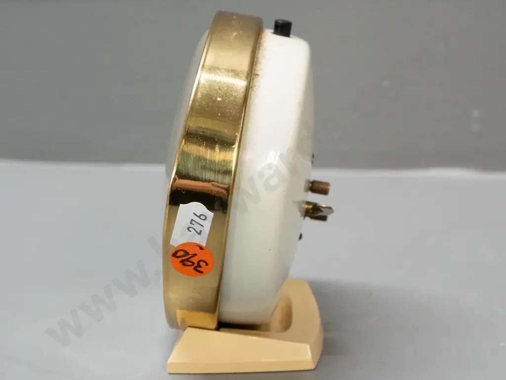 Westclox Big Ben Repeater alarm clock with brass finish and enamel metal case, plastic base - marked Scotland on face Image 1++