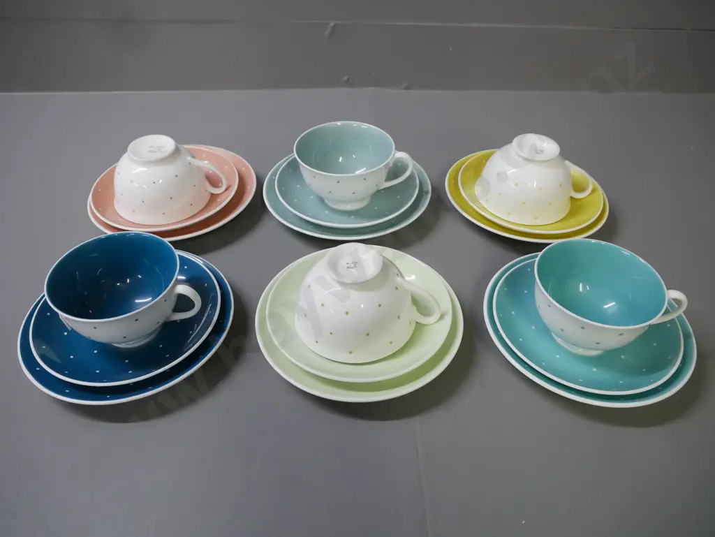 6x Susie Cooper polka-dot pattern trios in various colours Image 1++