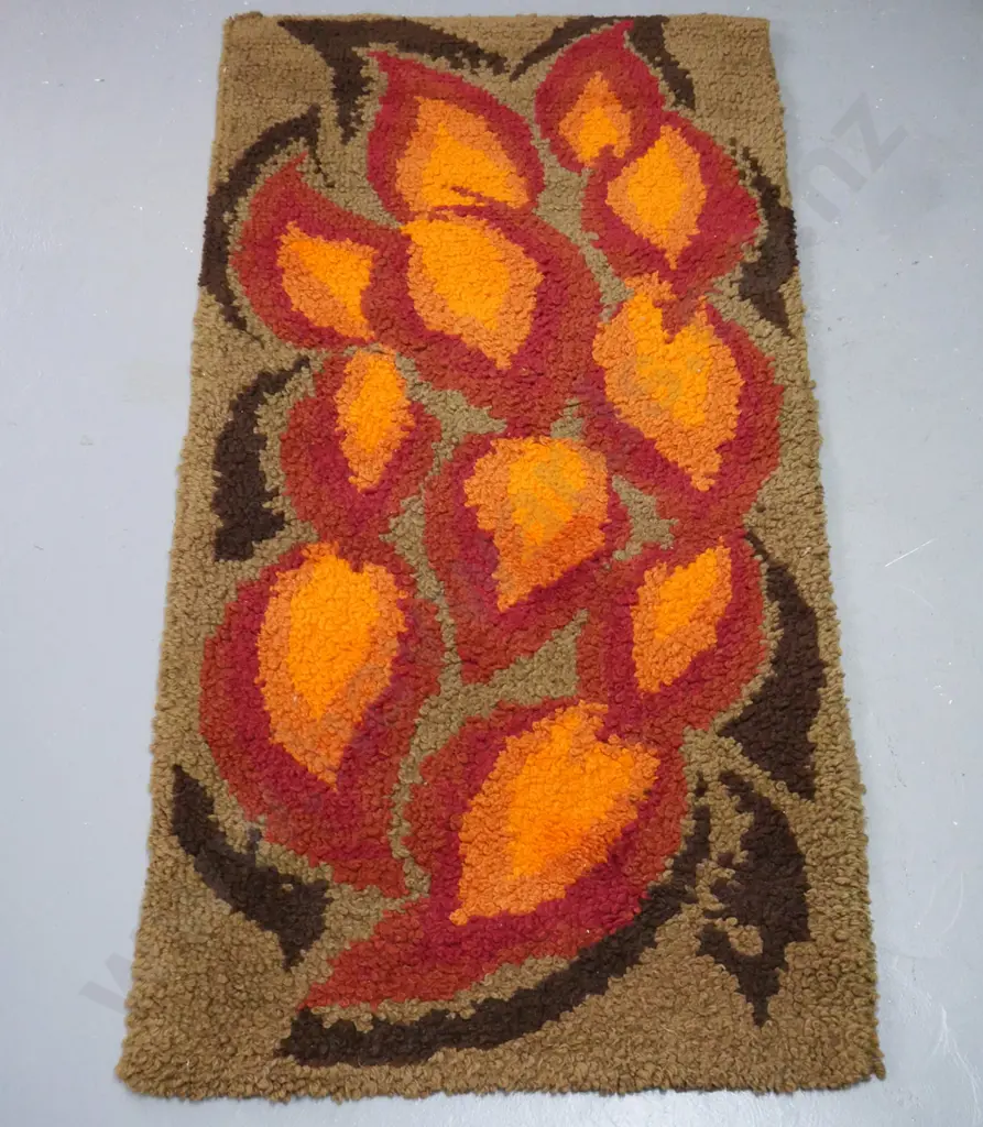 retro wool floor rug with geometric foliate pattern in red, orange and brown - some wear L-1390 W-700 Image 1++