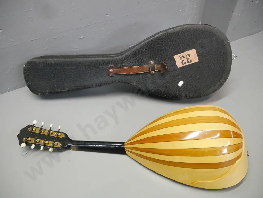 bowl back mandolin with original case, no makers mark, mother of pearl etc inlaid pick guard L-600 [some wear & Image 1++