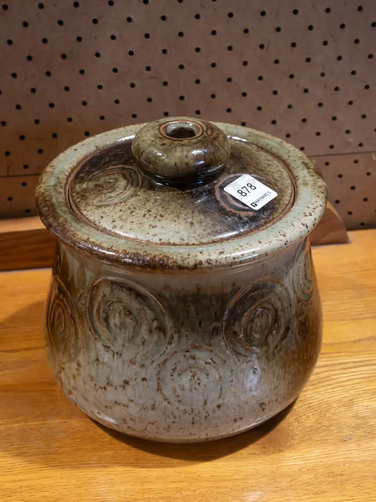 Lawrence Ewing New Zealand studio pottery lidded canister with impressed circular motifs H-180 D-180 Image 1++