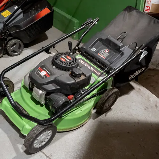 Lawnmaster 4 stroke motor mower