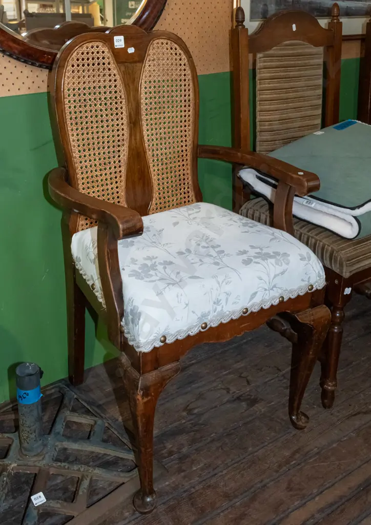 mahogany cab leg upholstered rattan back dining chair Image 1++