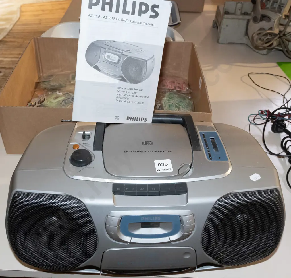 Phillips portable radio CD player Image 1++