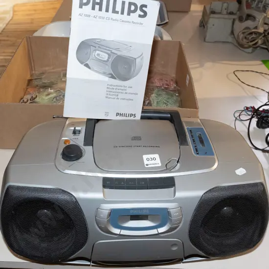 Phillips portable radio CD player