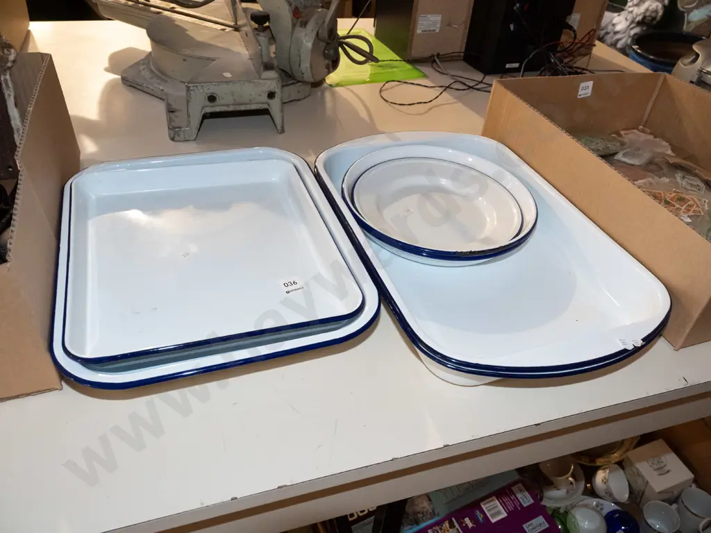 enamel bowls, dishes Image 1++