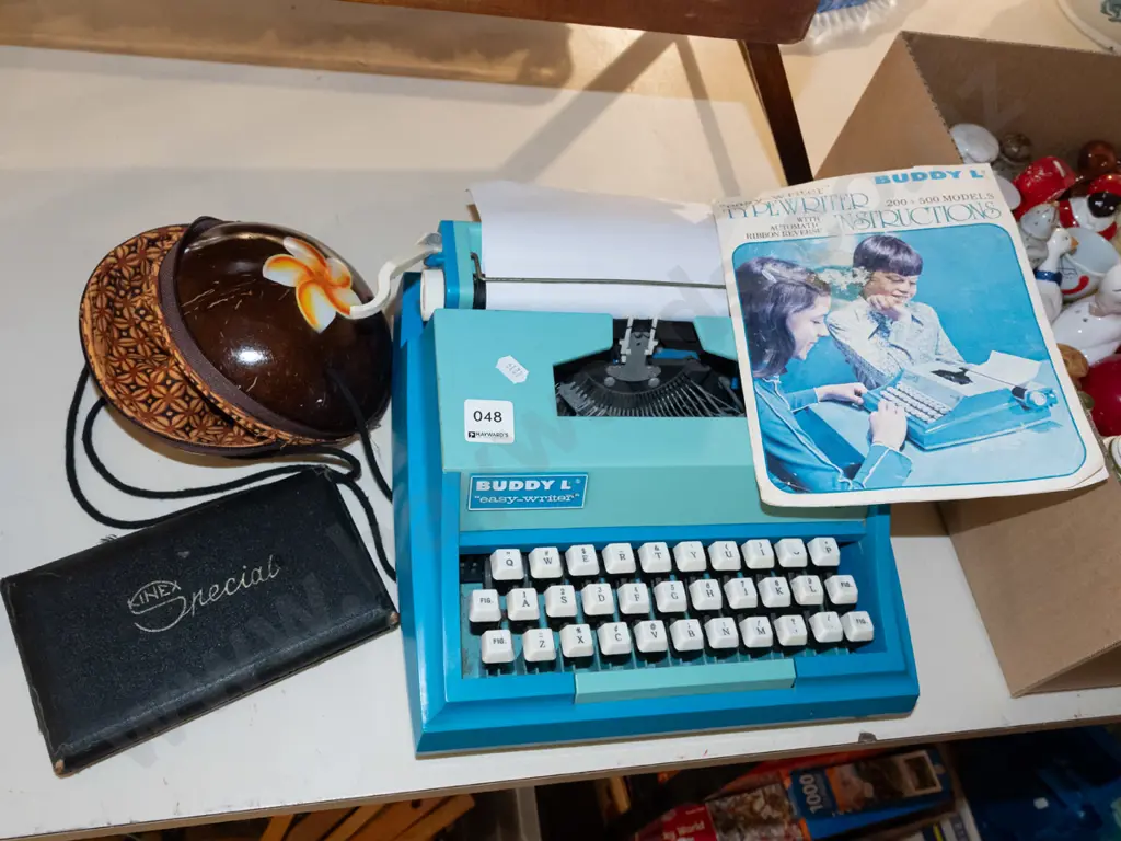 Buddy L typewriter, protractor set etc Image 1++