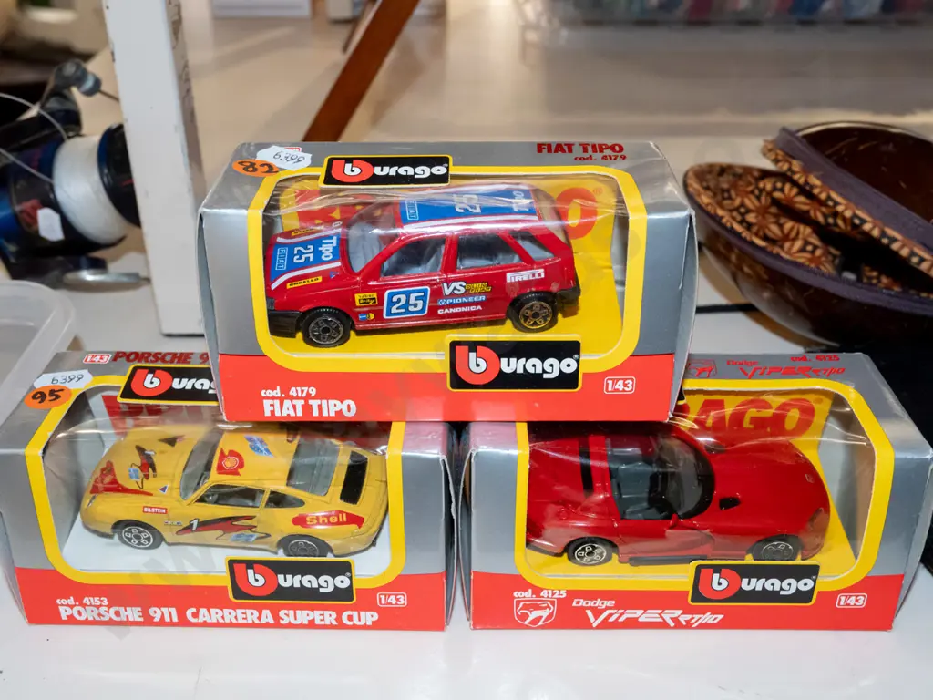 3x Burago diecast model vehicles Image 1++