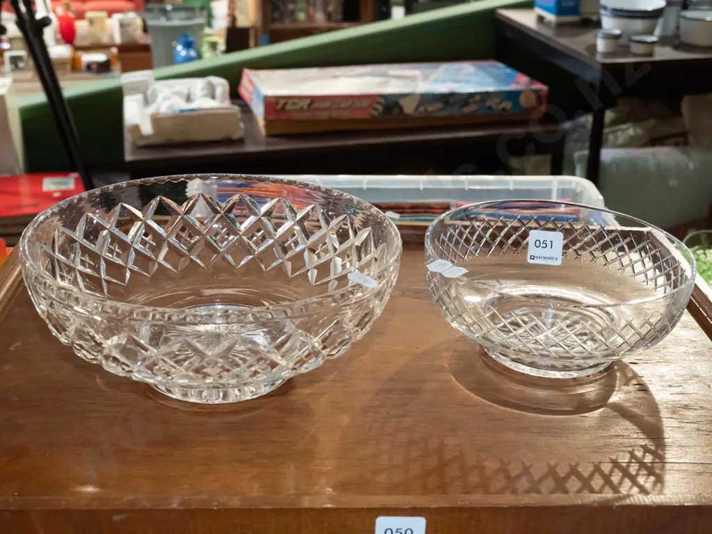 2x cut crystal bowls Diam230 Image 1++