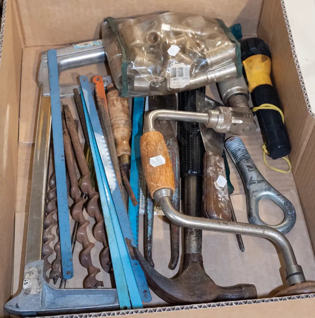 box; auger brace & bits, tin snips etc Image 1++