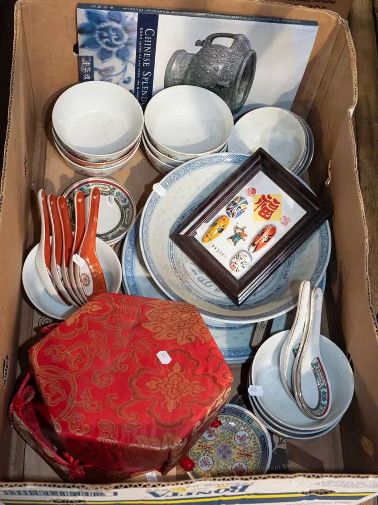 box; Asian bowls, spoons etc Image 1++