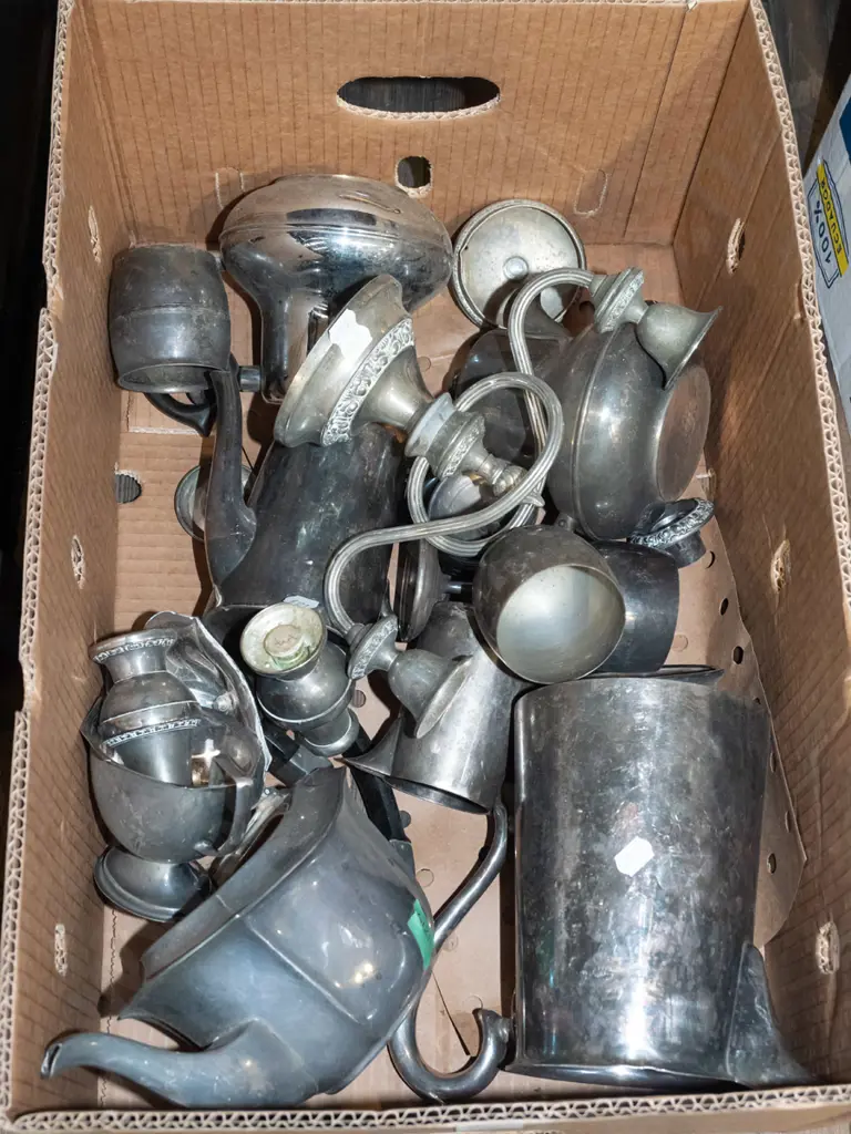 box of plated ware Image 1++