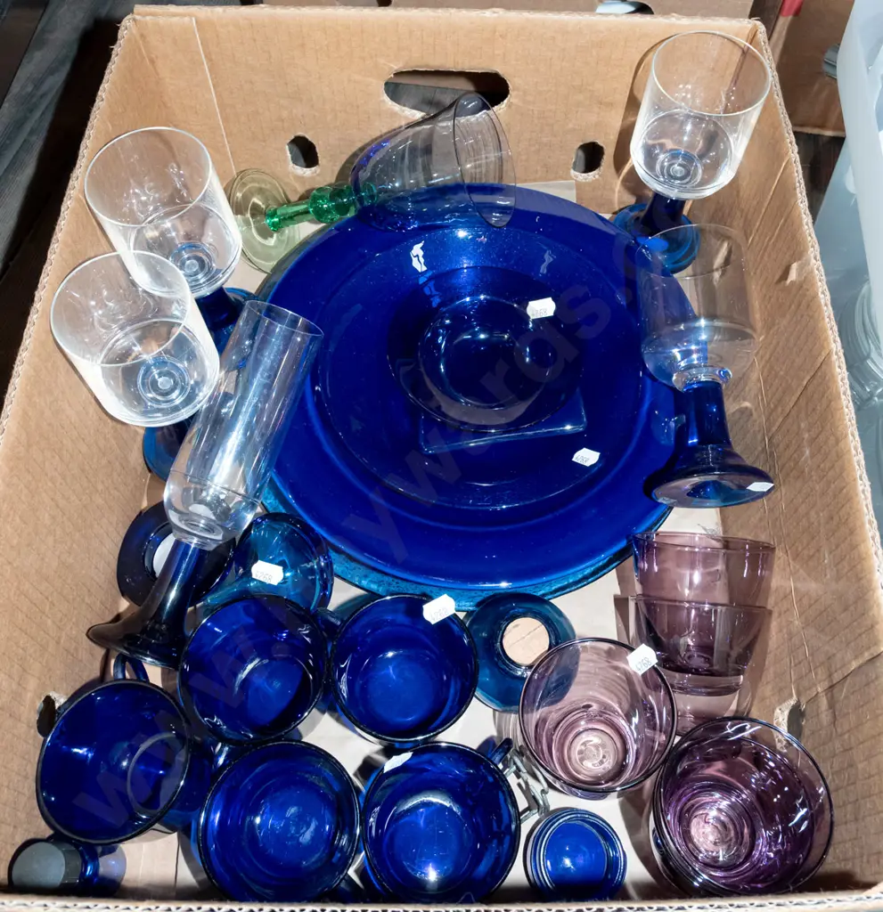 box; blue glass bowls, cups, wine glasses etc Image 1++