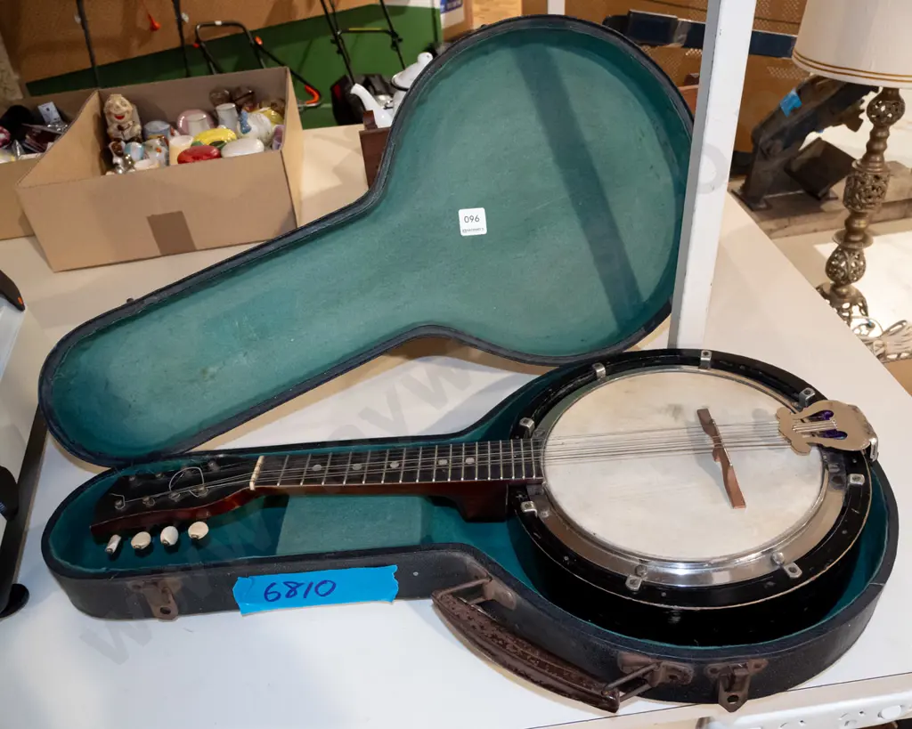 vintage banjo mandolin with case Image 1++