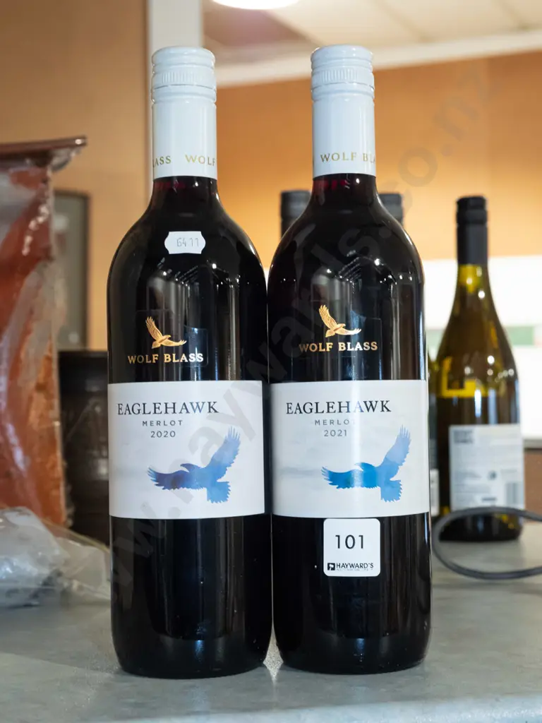 2x Wolf Blass Eagle Hawk  merlot 2020 Image 1++