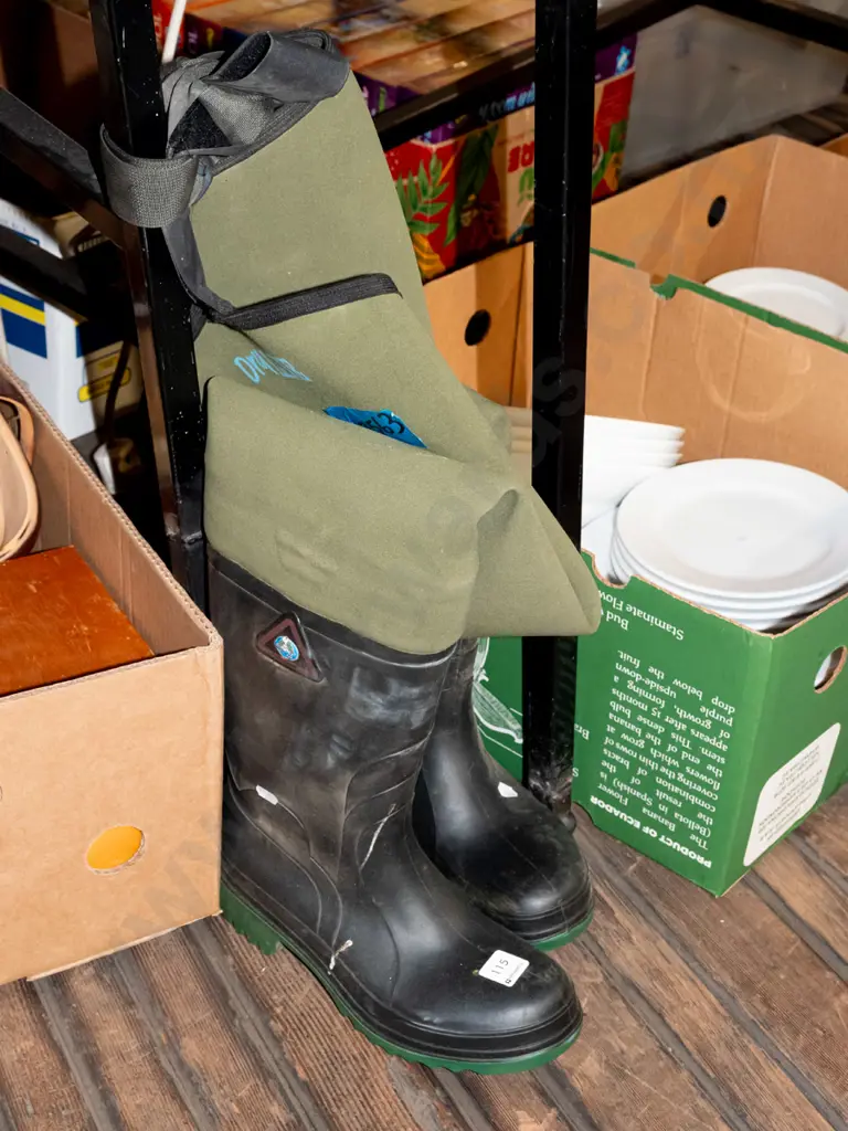pair of Dry Line size 8 waders Image 1++
