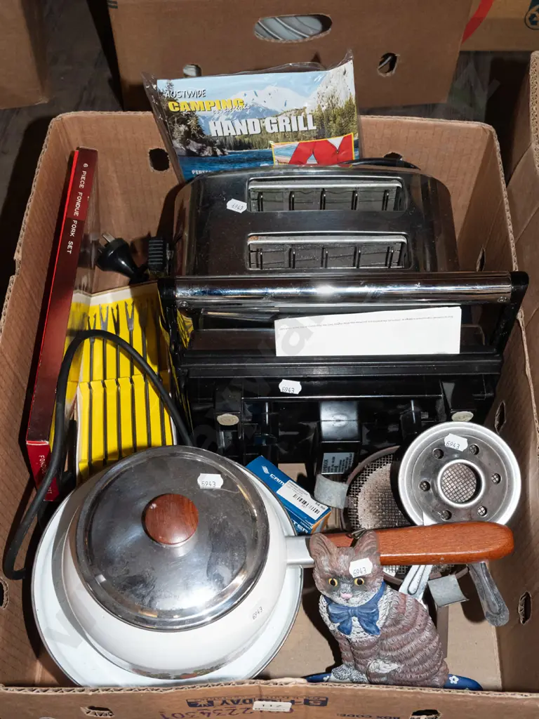 fondue set, toaster etc Image 1++