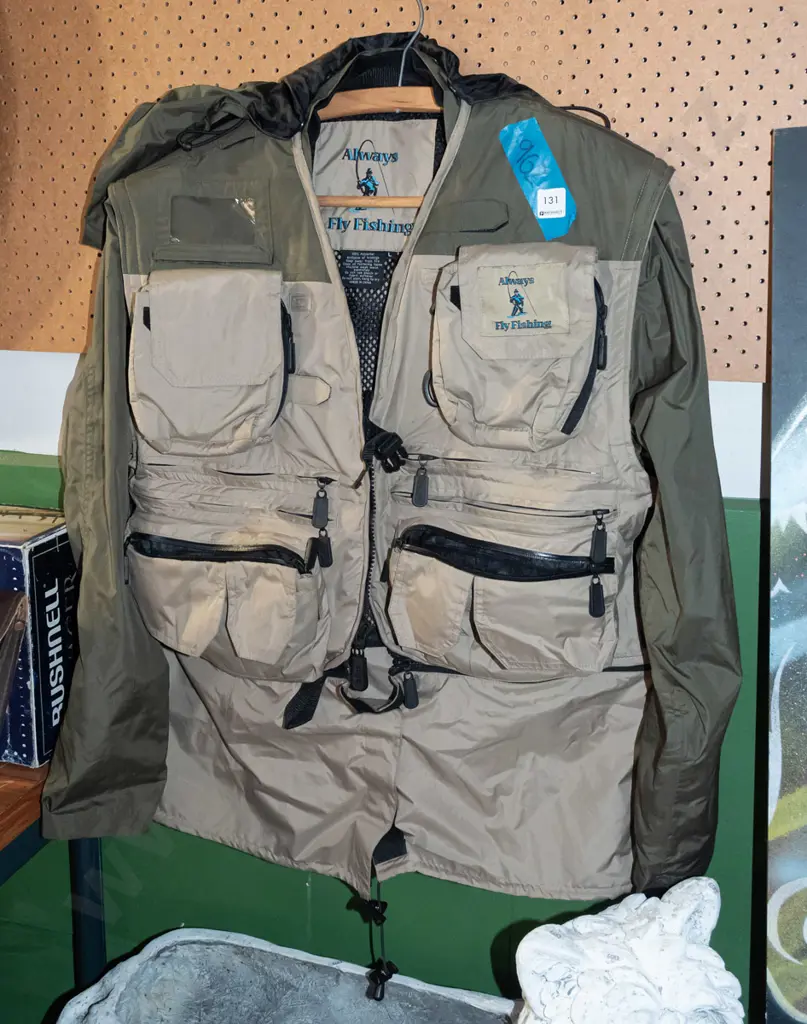 Always Fly Fishing vest - size Large Image 1++