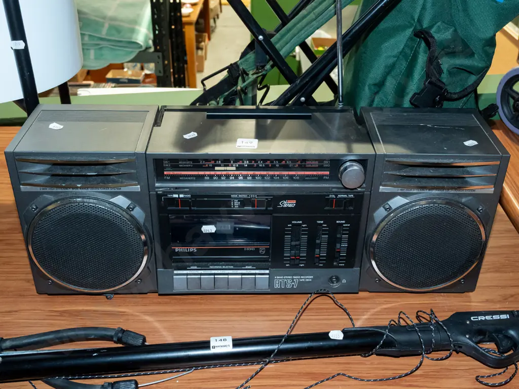 Phillips radio cassette player Image 1++