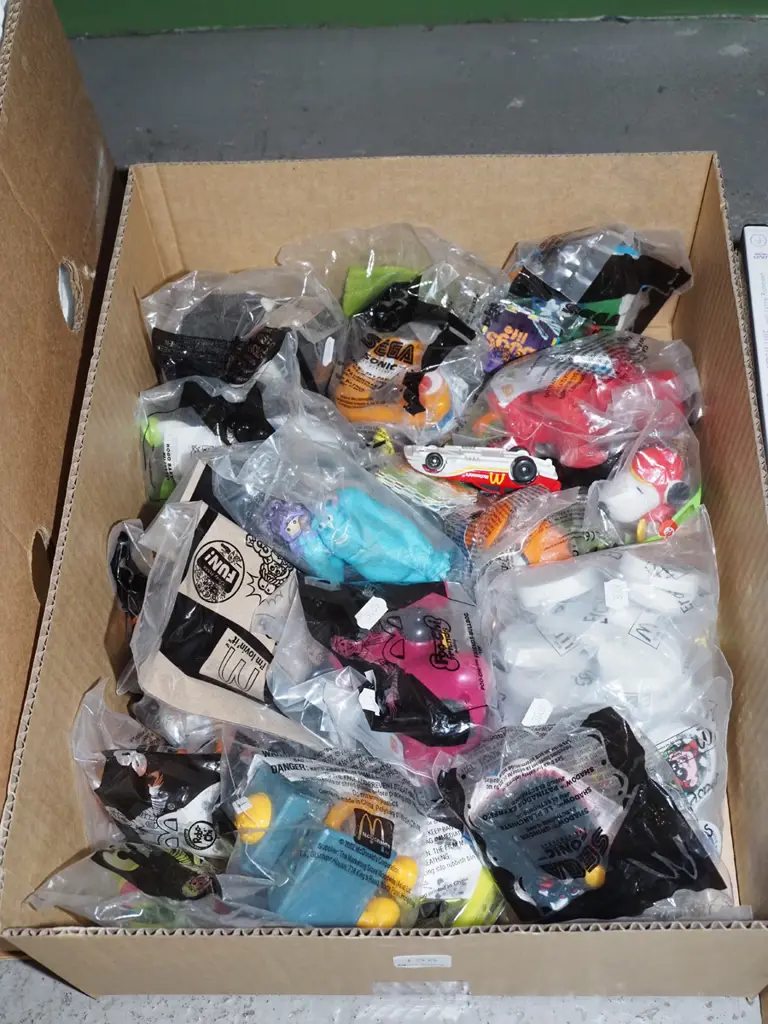 McDonalds happy meal toys Image 1++