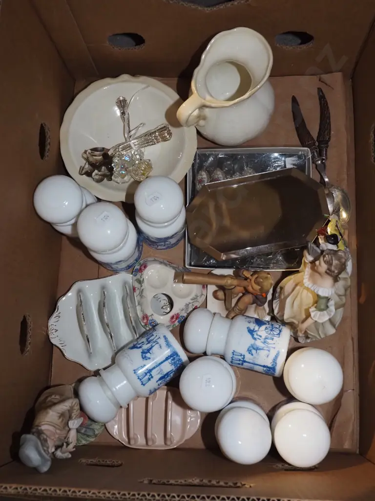 box; self sealing jars, figurines, mirror etc Image 1++